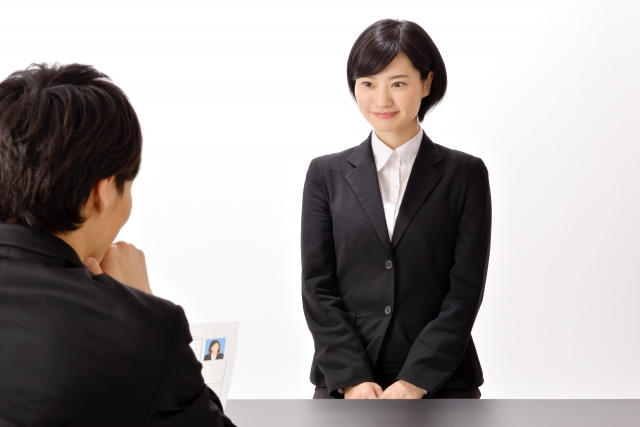 面接　女性　面接官