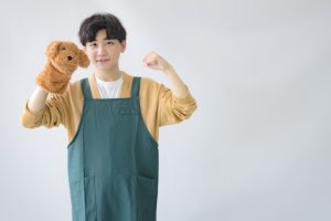 男性保育士　エプロン