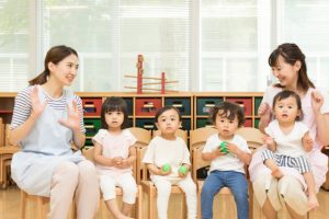 "インターン"でより実践的な保育を体験できます。