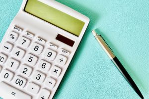 20代幼稚園教諭の"年収"でもやり方次第で十分可能！