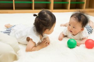 乳児院で"働くには"資格と就活のステップをしっかり準備