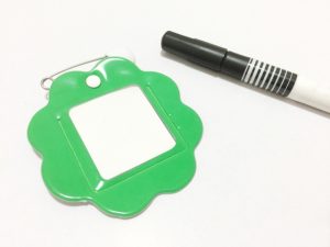 保育実習の"名札"はフルネームが基本！サイズと位置のマナーを守ろう