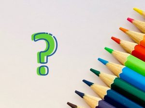 色鉛筆と？マーク