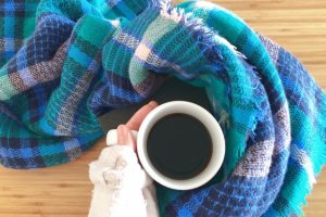 年末年始にのんびりする女性