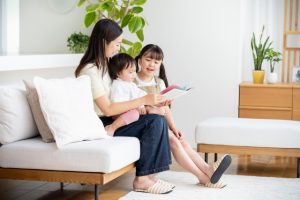 読み聞かせは完璧じゃなくても大丈夫！その場の雰囲気に合わせて読み進めましょう。
