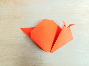 折り紙　かたつむり