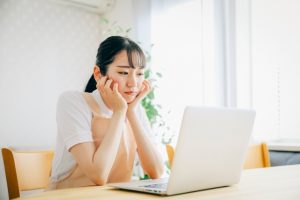 保育士は登園から降園まで、一日を通して忙しい時間帯が続きます。