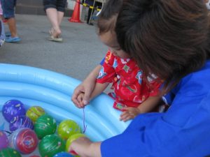 夏祭りの手作りゲームは安全チェックまで準備しよう