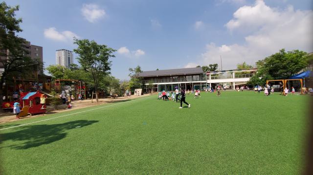 （副園長）安達　かえで先生